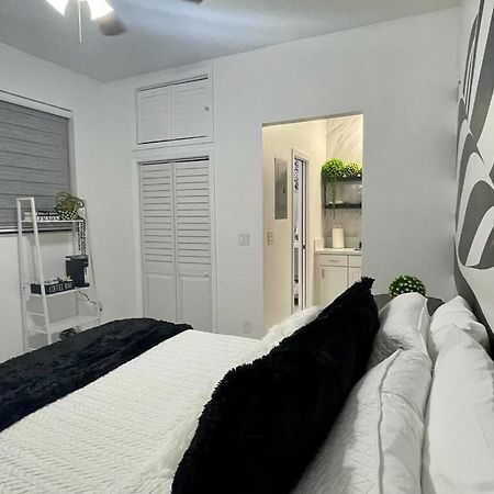 Cozy Studio, Prime Location, Remodeled, 1 Parking West Palm Beach Exterior photo