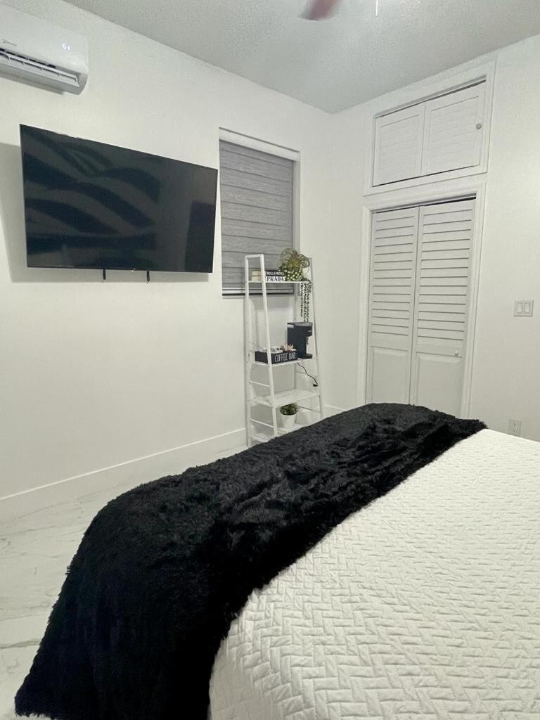 Cozy Studio, Prime Location, Remodeled, 1 Parking West Palm Beach Exterior photo
